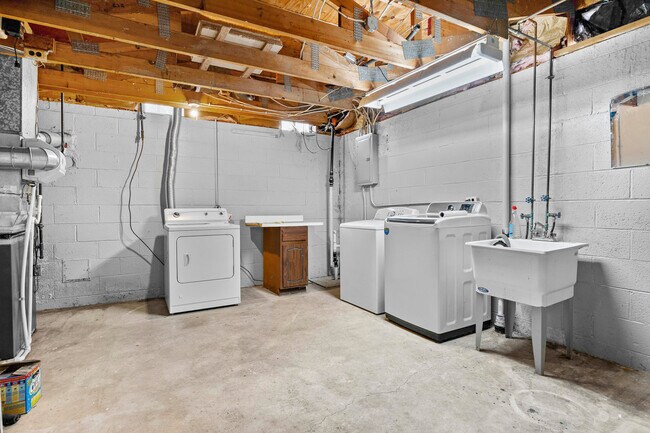 Building Photo - 273 Mc Kinley Dr