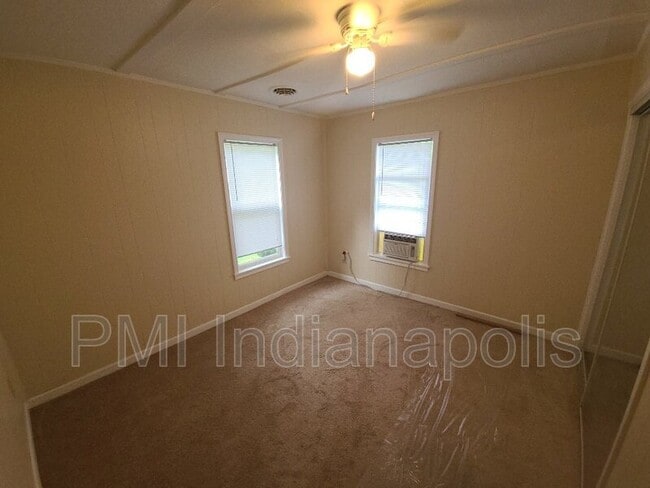 Building Photo - 629 N Willow St