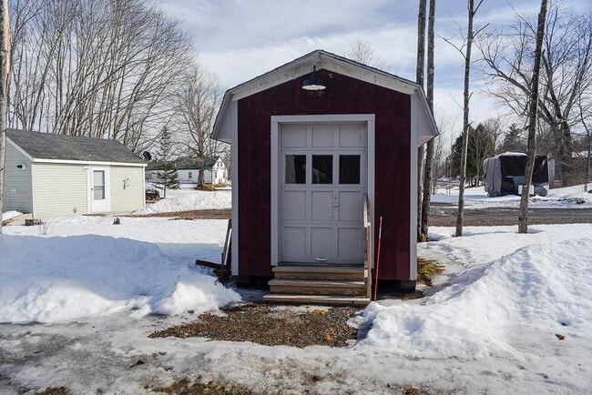 Building Photo - 900 Boothby Rd