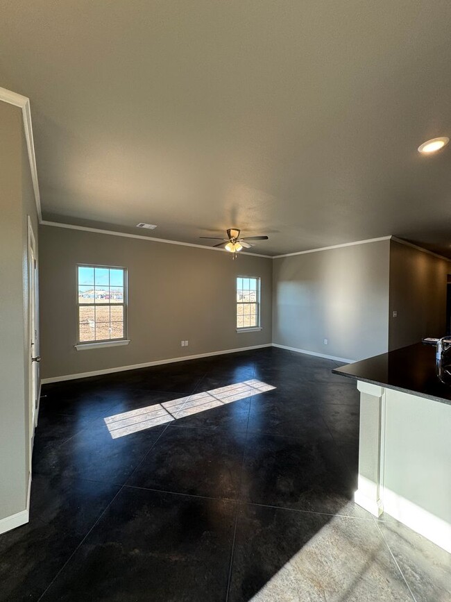 Building Photo - Brand New Construction 4/2/2 Located in Gl...