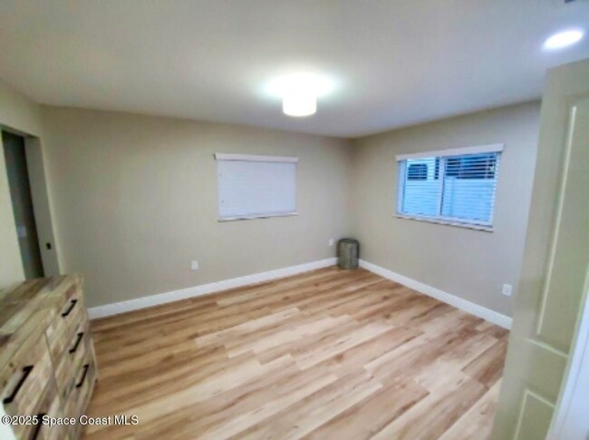 Building Photo - 537 Royal Palm Blvd