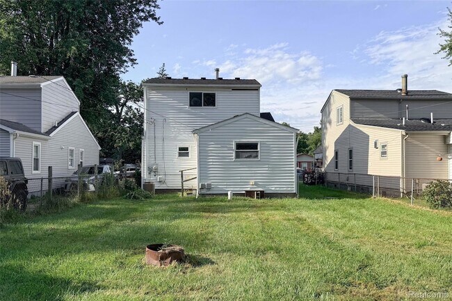 Building Photo - 26137 Superior Rd