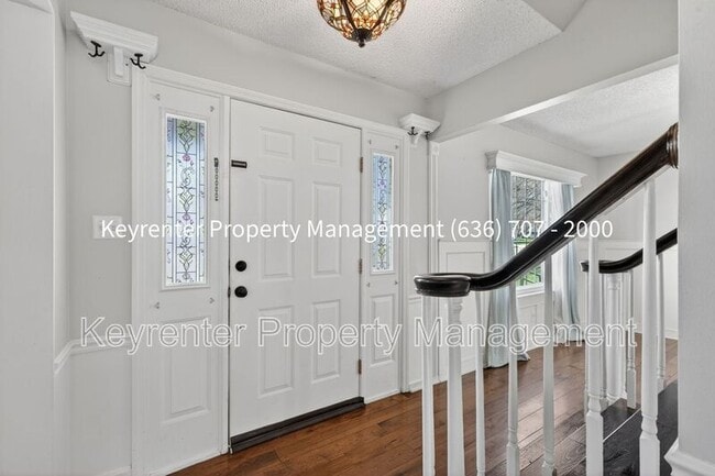 Building Photo - 971 Whispering Ridge Ln