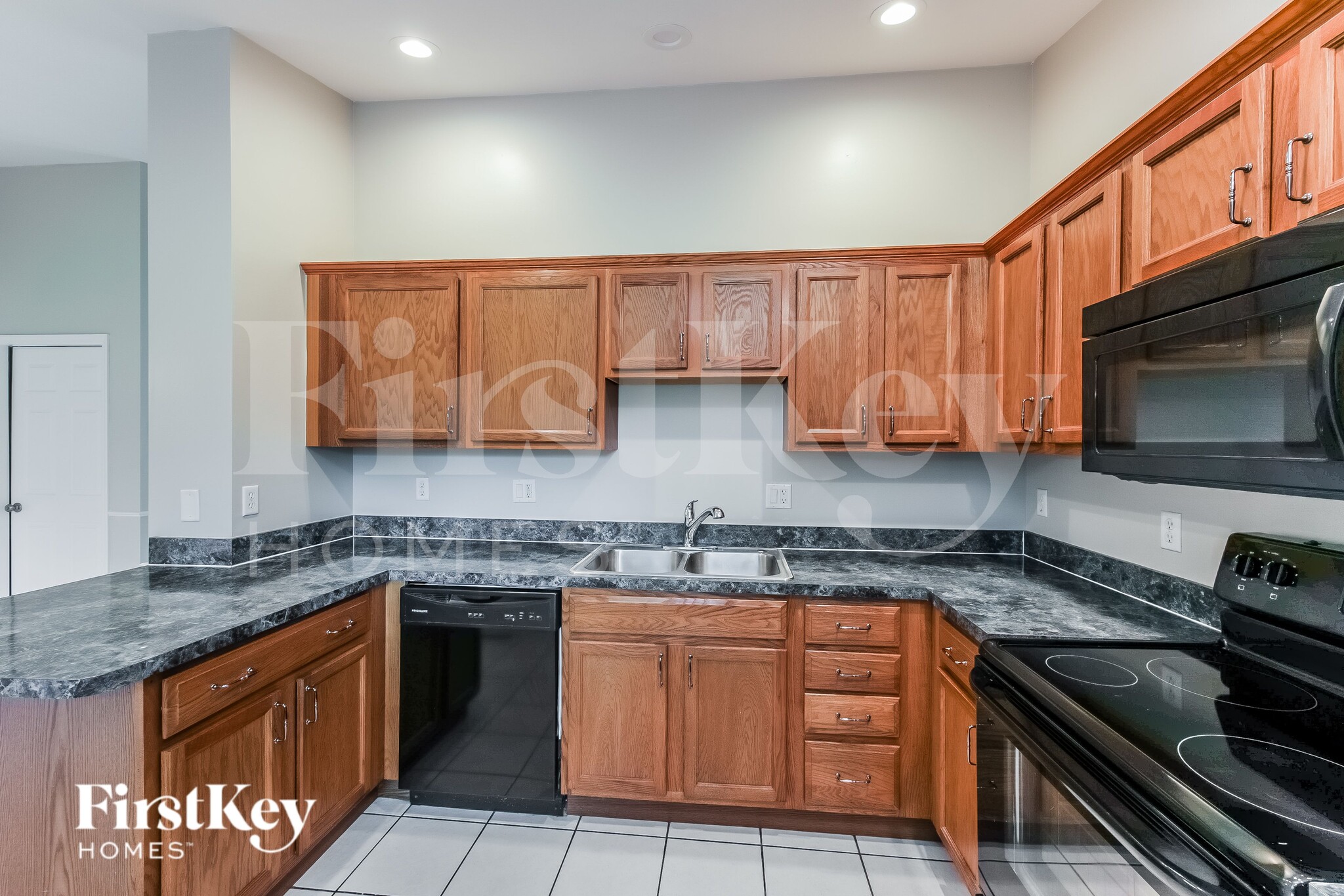 Building Photo - 1408 Flora Ave N