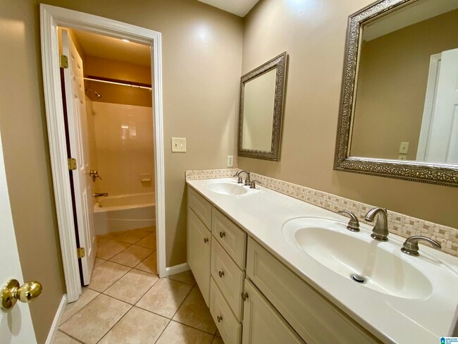 Building Photo - 2032 Stone Brook Dr