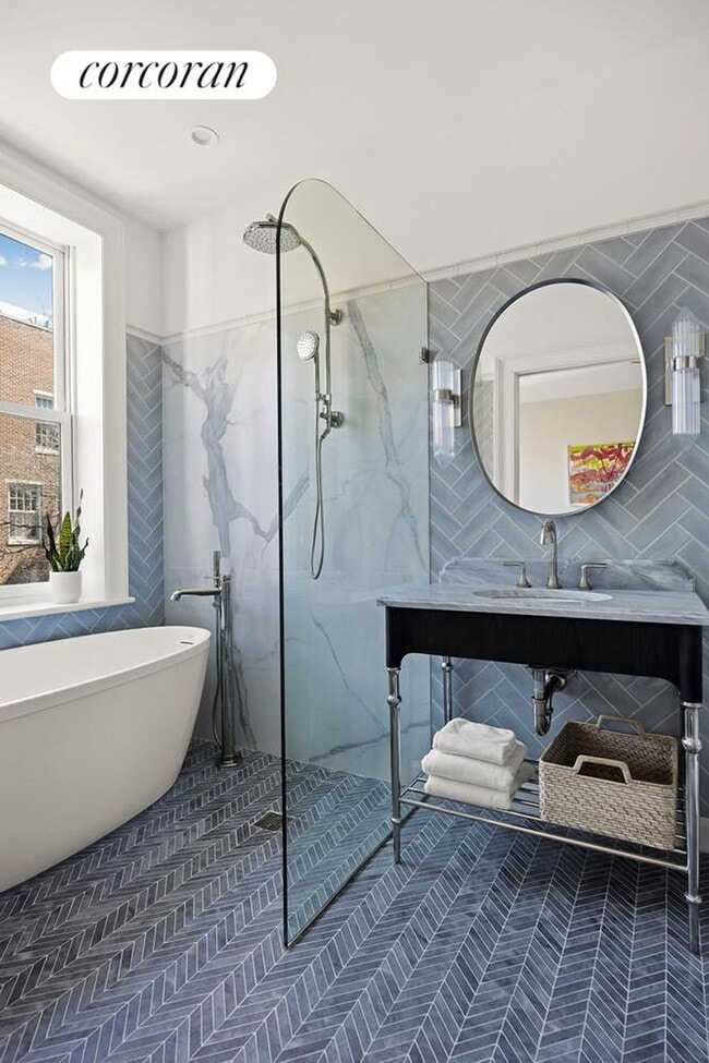 Building Photo - 57 Middagh St