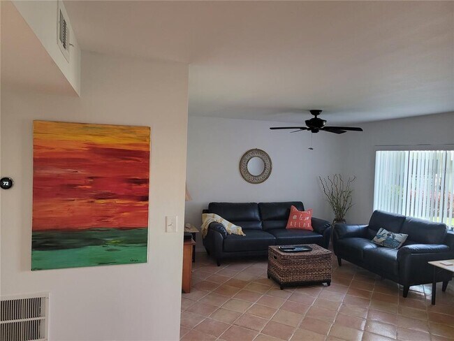 Building Photo - 1515 Pinellas Bayway S