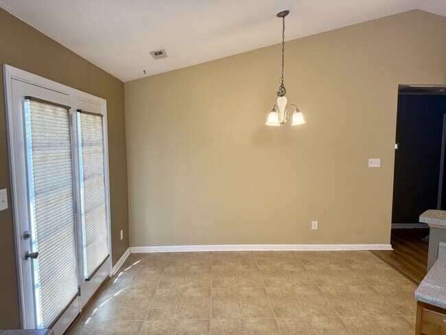 Building Photo - 5926 Gray Gables Dr