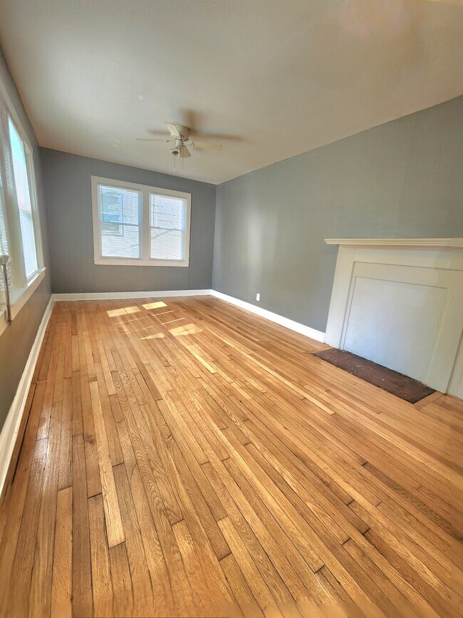 living room - 321 Stonewall Ave S