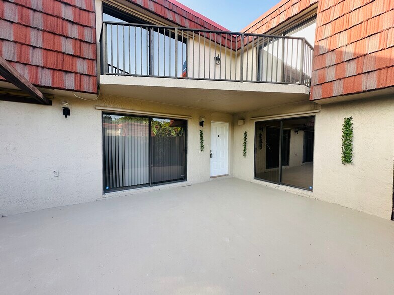 Building Photo - 8559 Boca Rio Dr