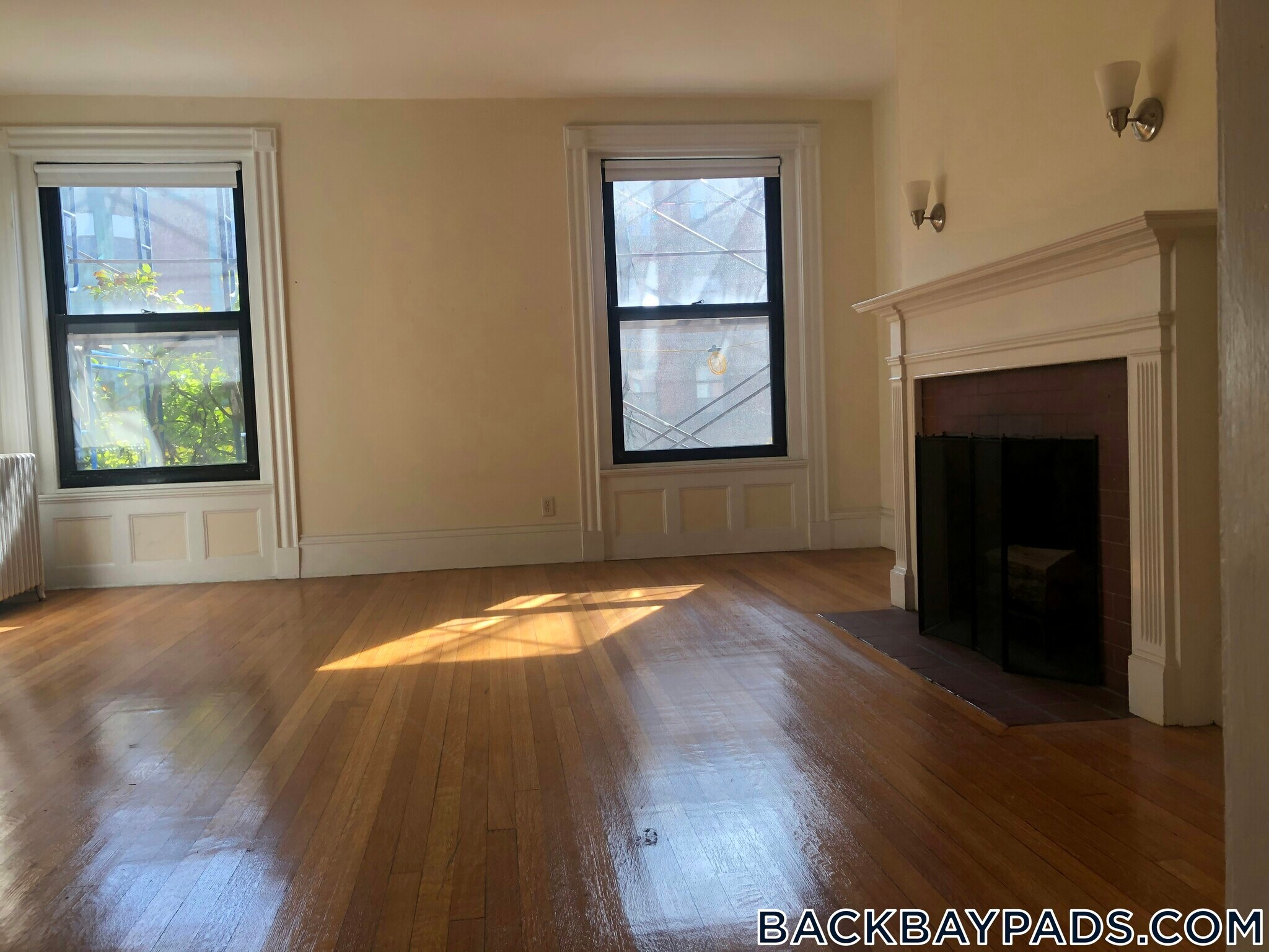 Building Photo - 504 Beacon St