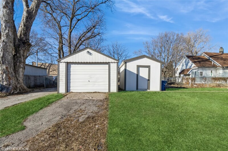 Building Photo - 1921 Logan Ave