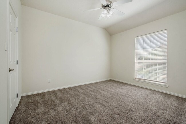 Building Photo - AUGUST PRE-LEASE!  Great 4 Bedroom 4 Bathr...