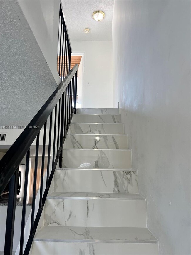 Building Photo - 1909 SW 107th Ave