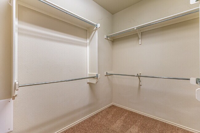 Building Photo - 648 Rooster Run