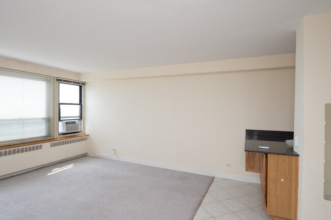 Building Photo - 4180 N Marine Dr