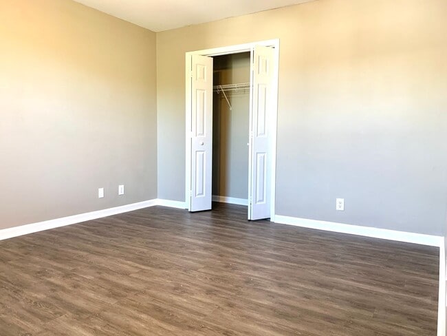 Building Photo - 604 Cory Dr