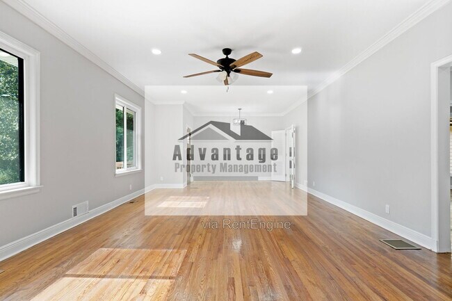 Building Photo - 1099 Pine Valley Rd