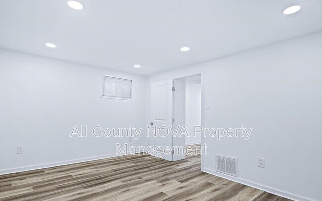 Building Photo - 5606 Elberton Pl