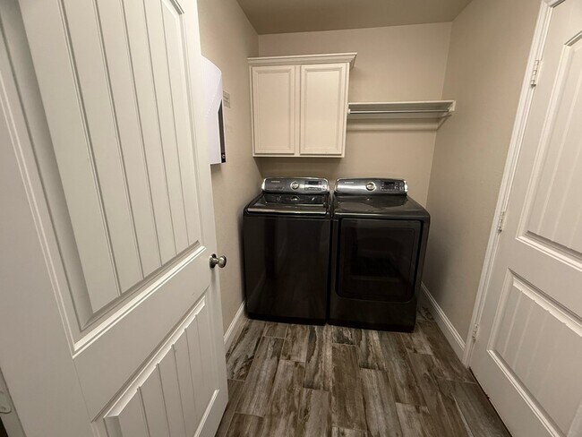 Building Photo - 1001 E 95th St