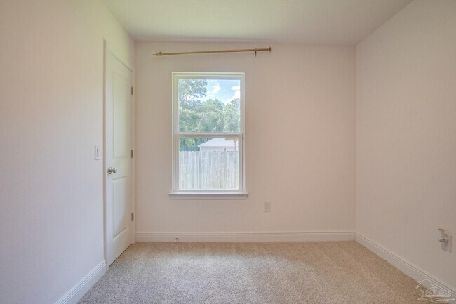 Building Photo - 161 Calvert Oaks Dr