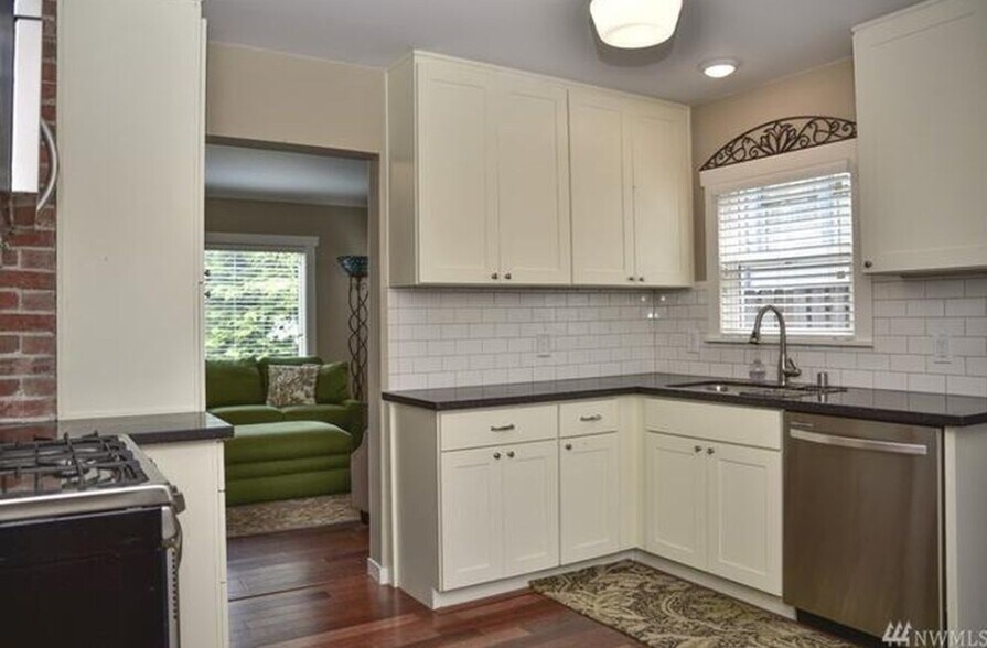 Building Photo - 4823 40th Ave SW