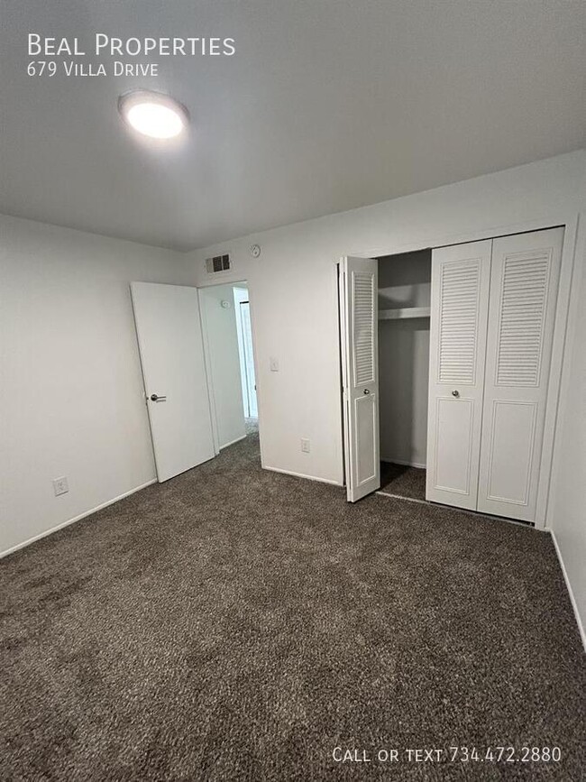 Building Photo - 679 Villa Dr