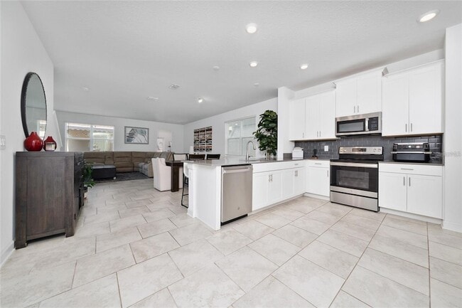 Building Photo - 11328 Listening Dr