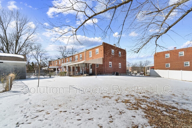 Building Photo - 305 Capitol Ct