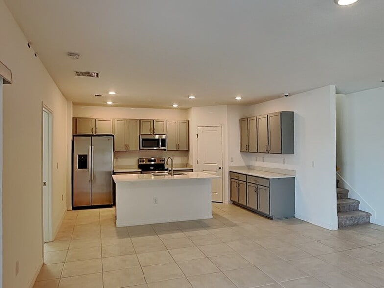 Building Photo - 76 Citrine Lp