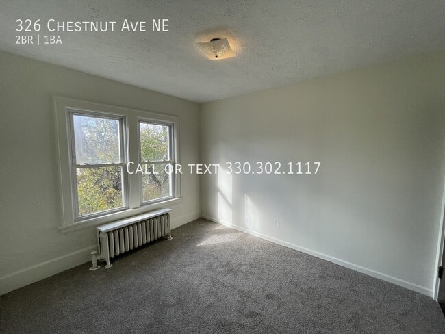 Building Photo - Two bedroom one bathroom second level apar...