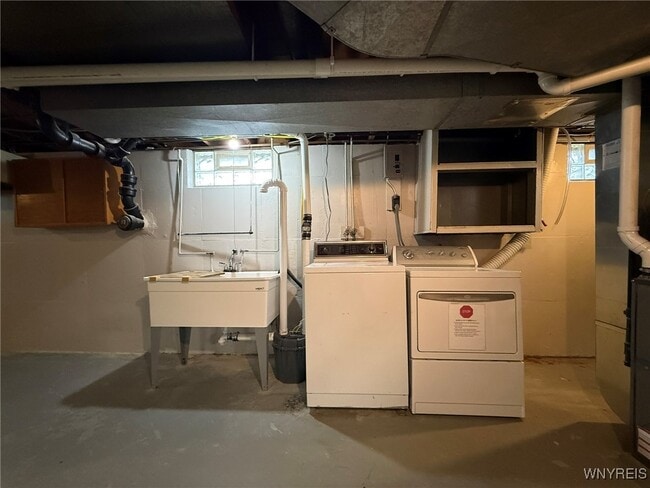 Building Photo - 6 Towerwood Rd