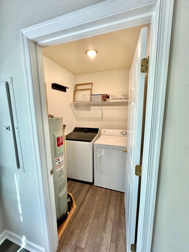 Building Photo - Move-in Ready! Beautifully Updated 4 Bedroom, 2.5 bath Home, located on a Quiet Cul-de-Sac in N. ...