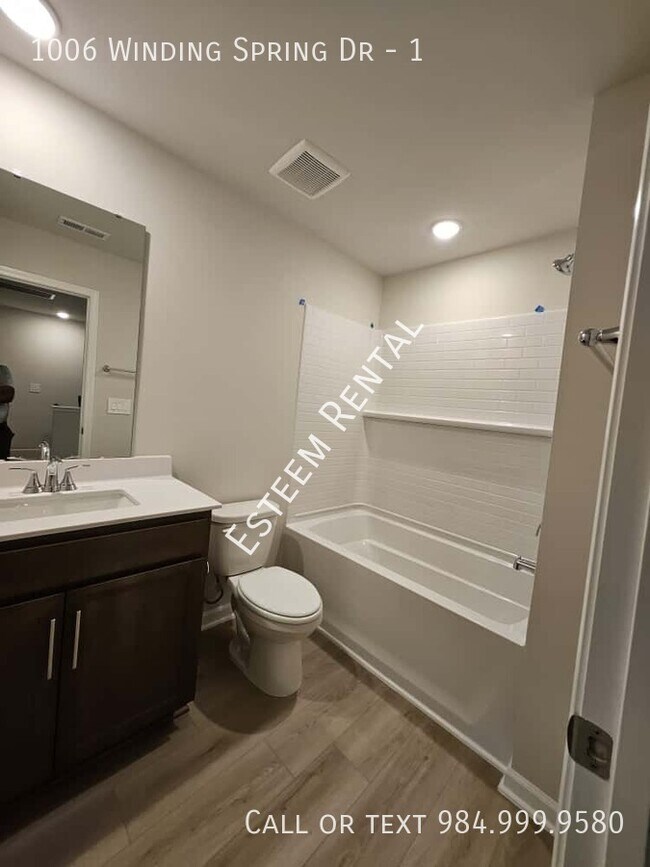 Building Photo - 1006 Winding Spg Dr