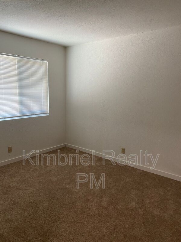 Building Photo - 2928 Stanford Ln