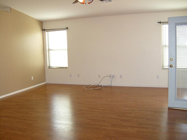 Building Photo - 12846 N 148th Ln