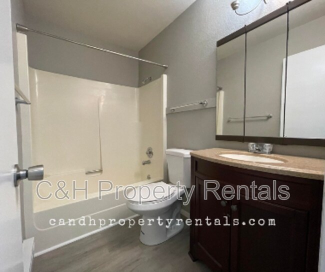 Building Photo - 1327 Panners Pl