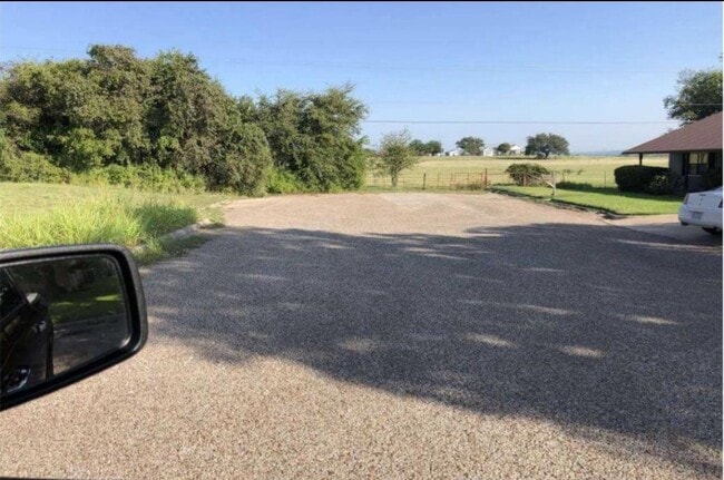 Building Photo - 527 N Avenue Y