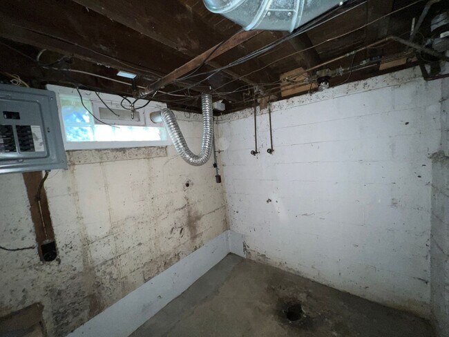 Building Photo - 1310-1312 E 25th Ave