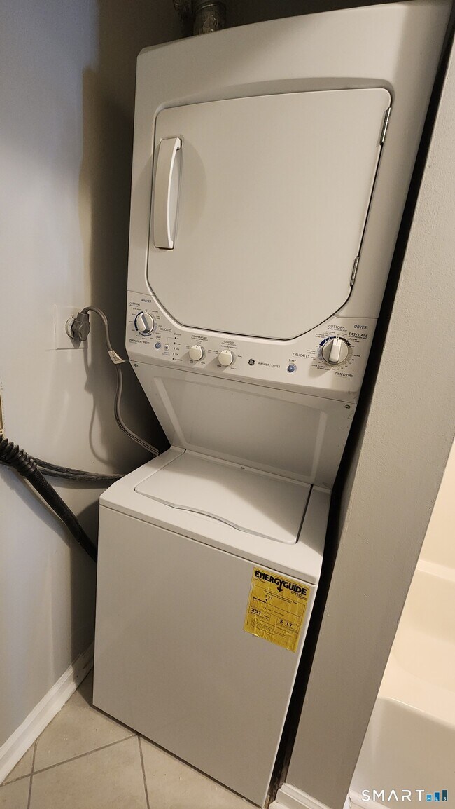 Building Photo - 173 Russo Ave