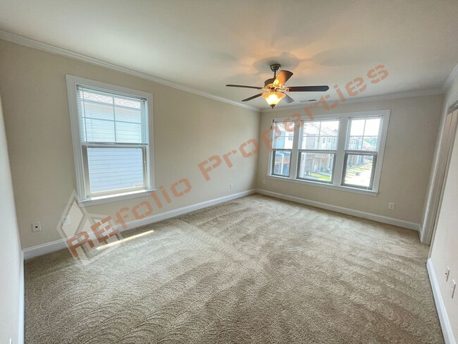 Building Photo - Charming 3 Story 3 Bedroom 3.5 Bath 1 Car-...