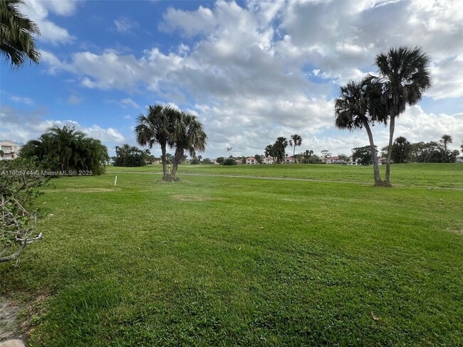 Building Photo - 3410 Pinewalk Dr N