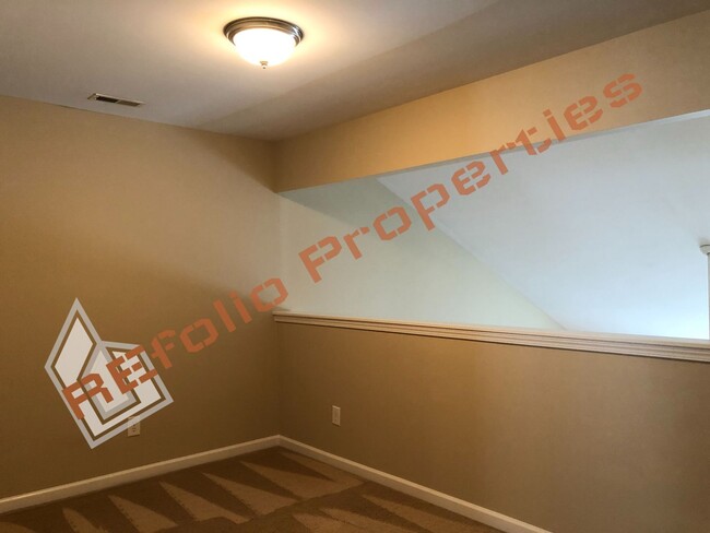 Building Photo - Great Location! 3 Bedroom 2.5 Bathroom 1 C...