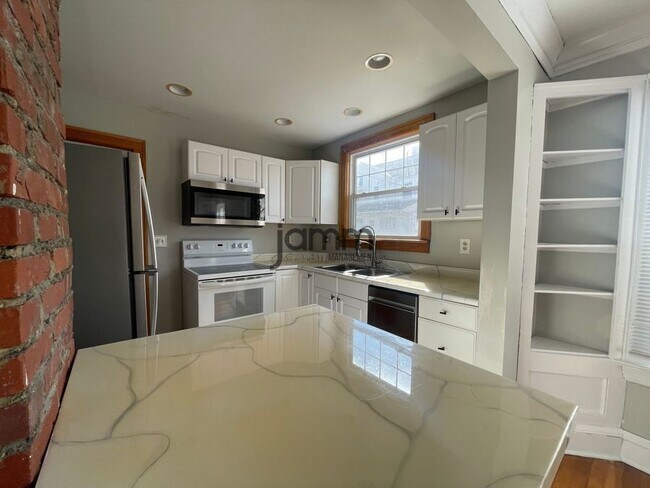 Building Photo - 1143 Cranford Ave