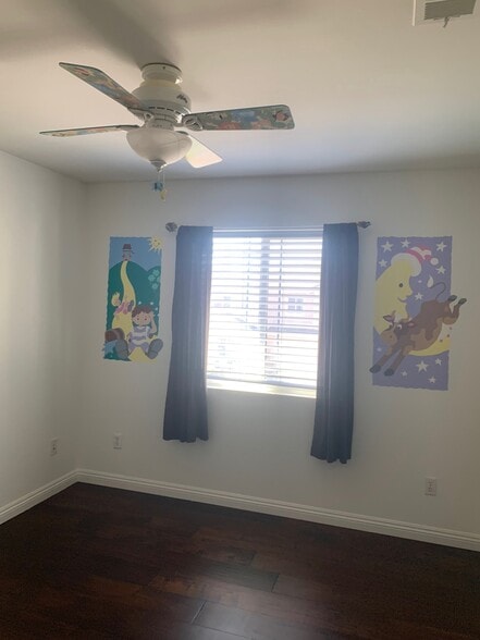 Building Photo - 2568 Rochelle Ave