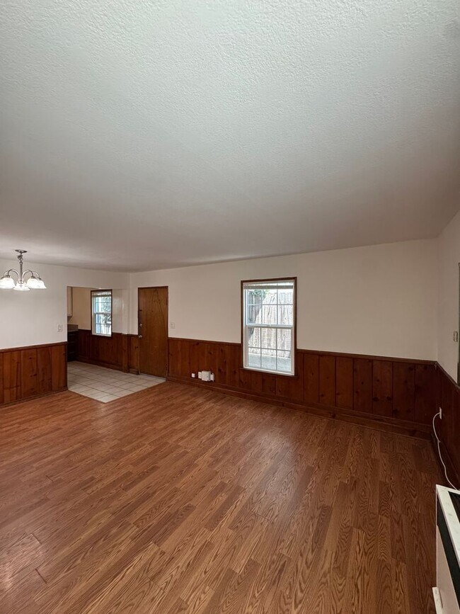 Building Photo - 2636 E Wall St