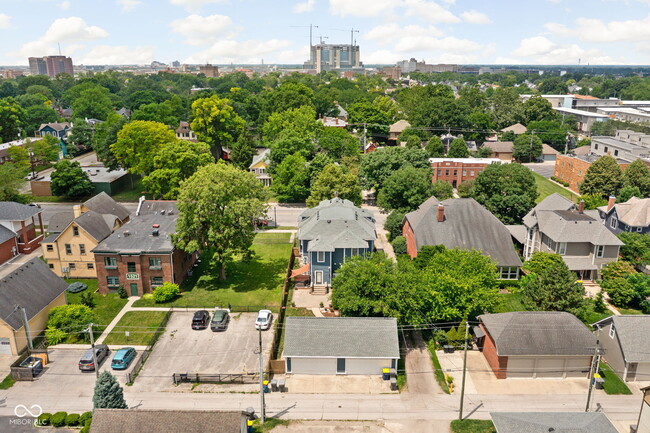 Building Photo - 1531 N College Ave