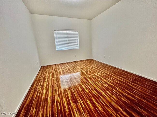 Building Photo - 5655 E Sahara Ave
