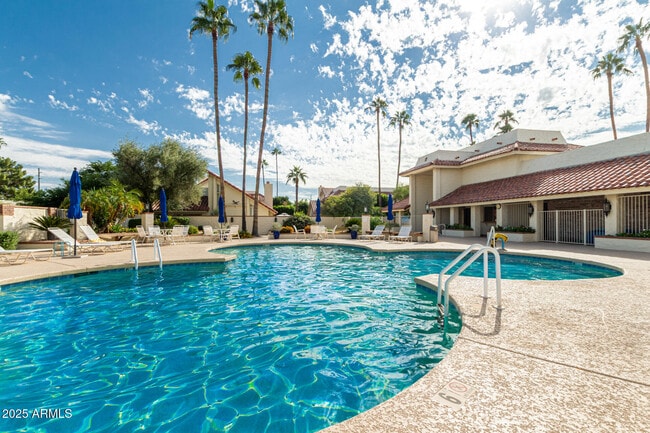 Building Photo - 5531 N 71st Pl