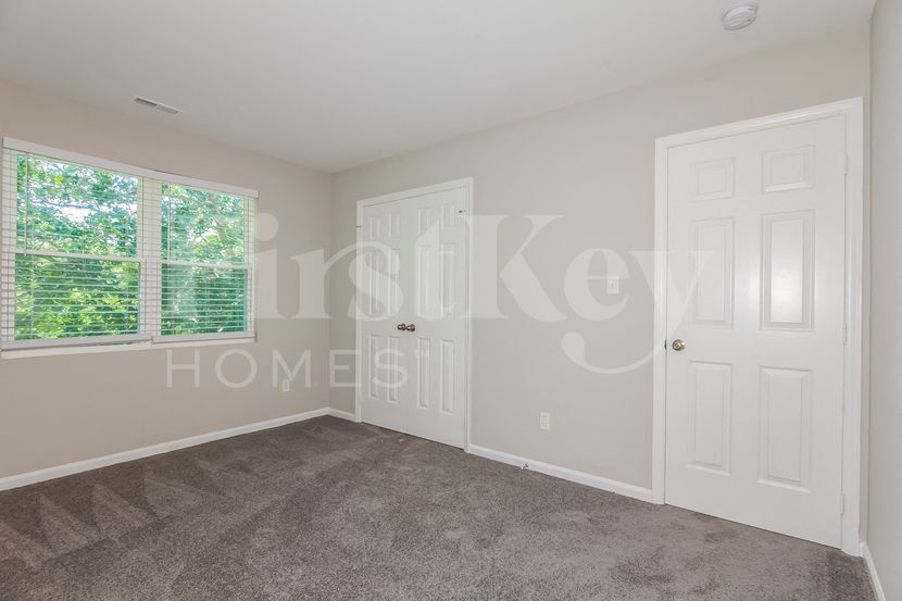 Building Photo - 10712 Spruce Mountain Rd